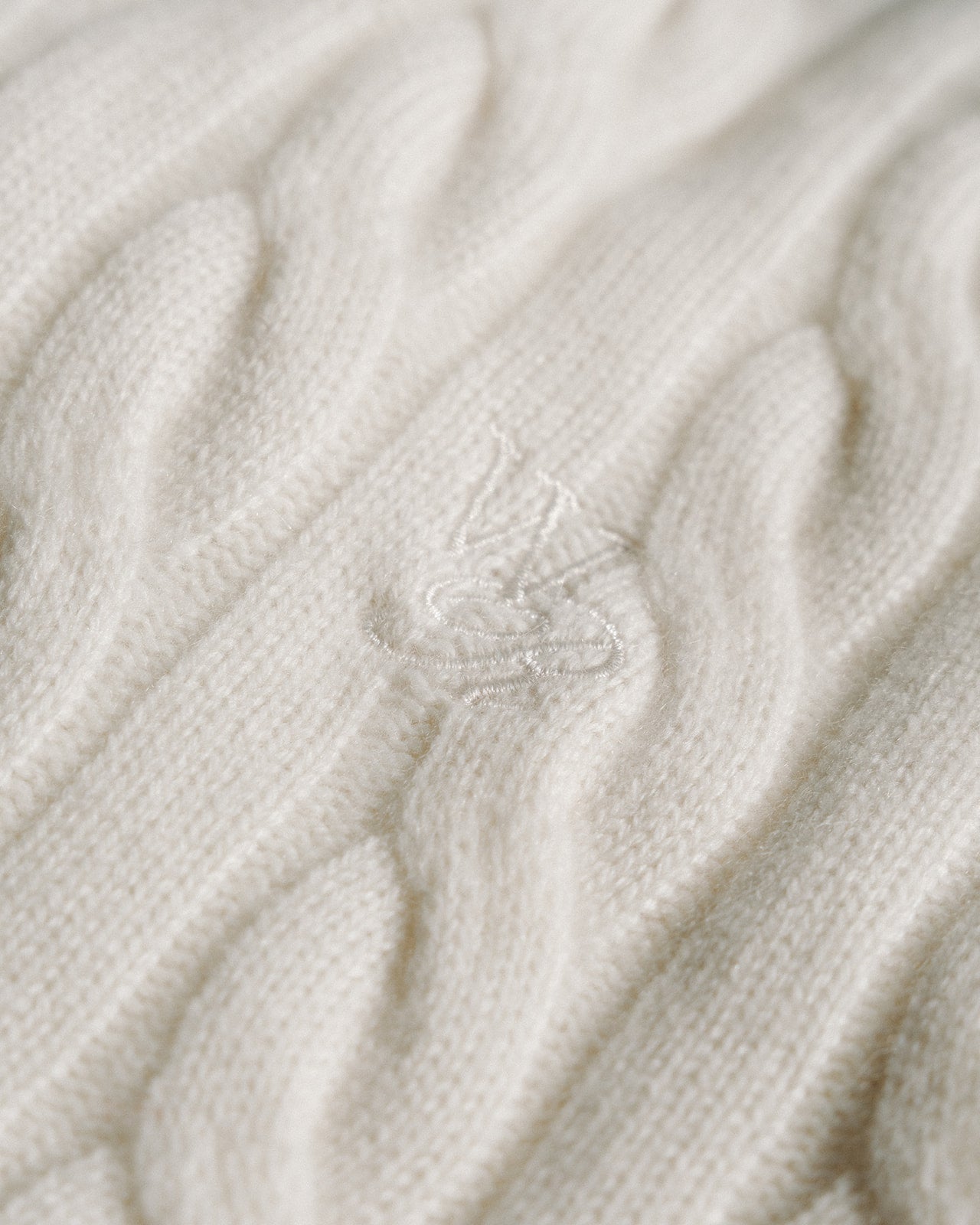 The Florence 100% Cashmere Sweater in Ivory