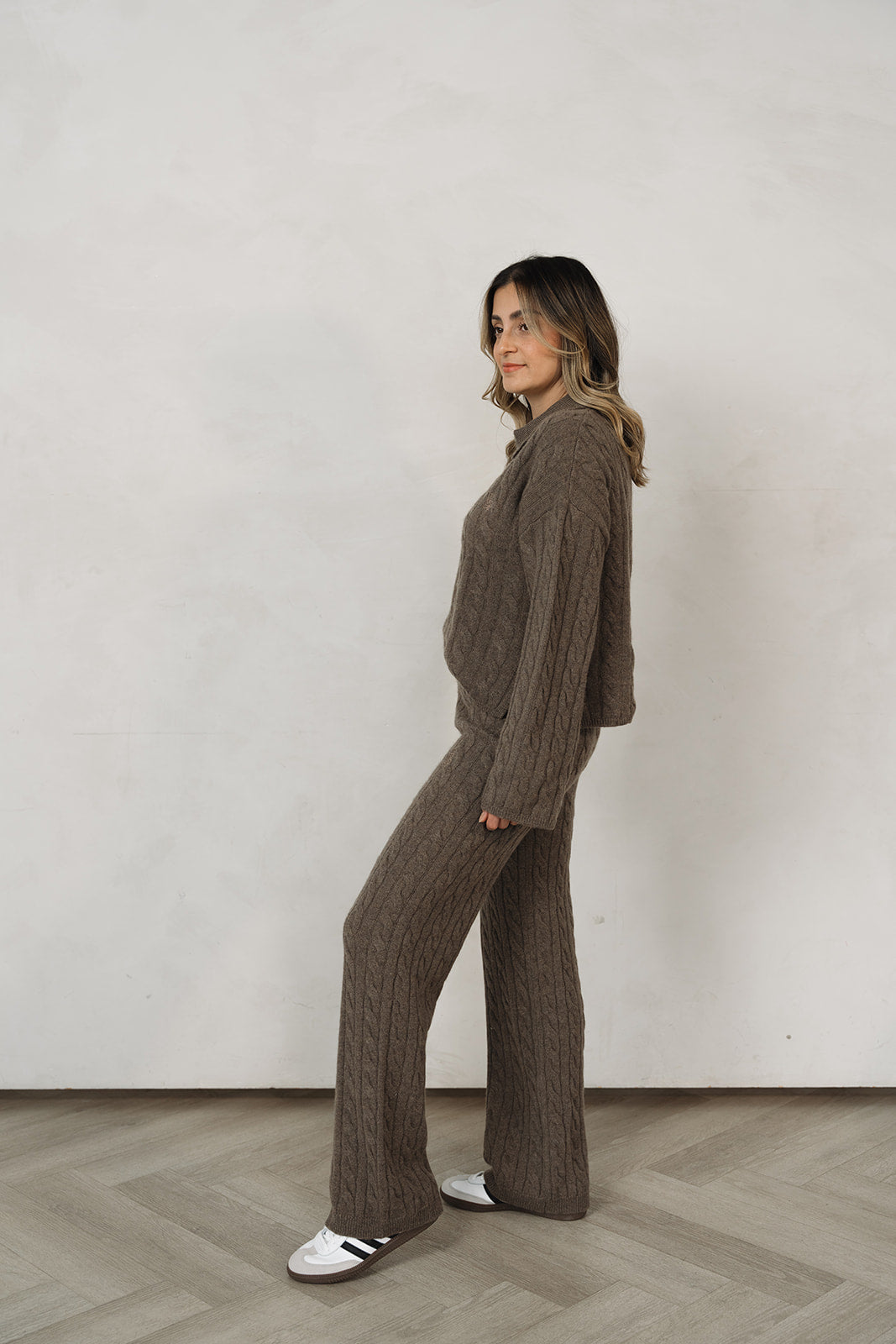The Florence 100% Cashmere Sweater in Coffee