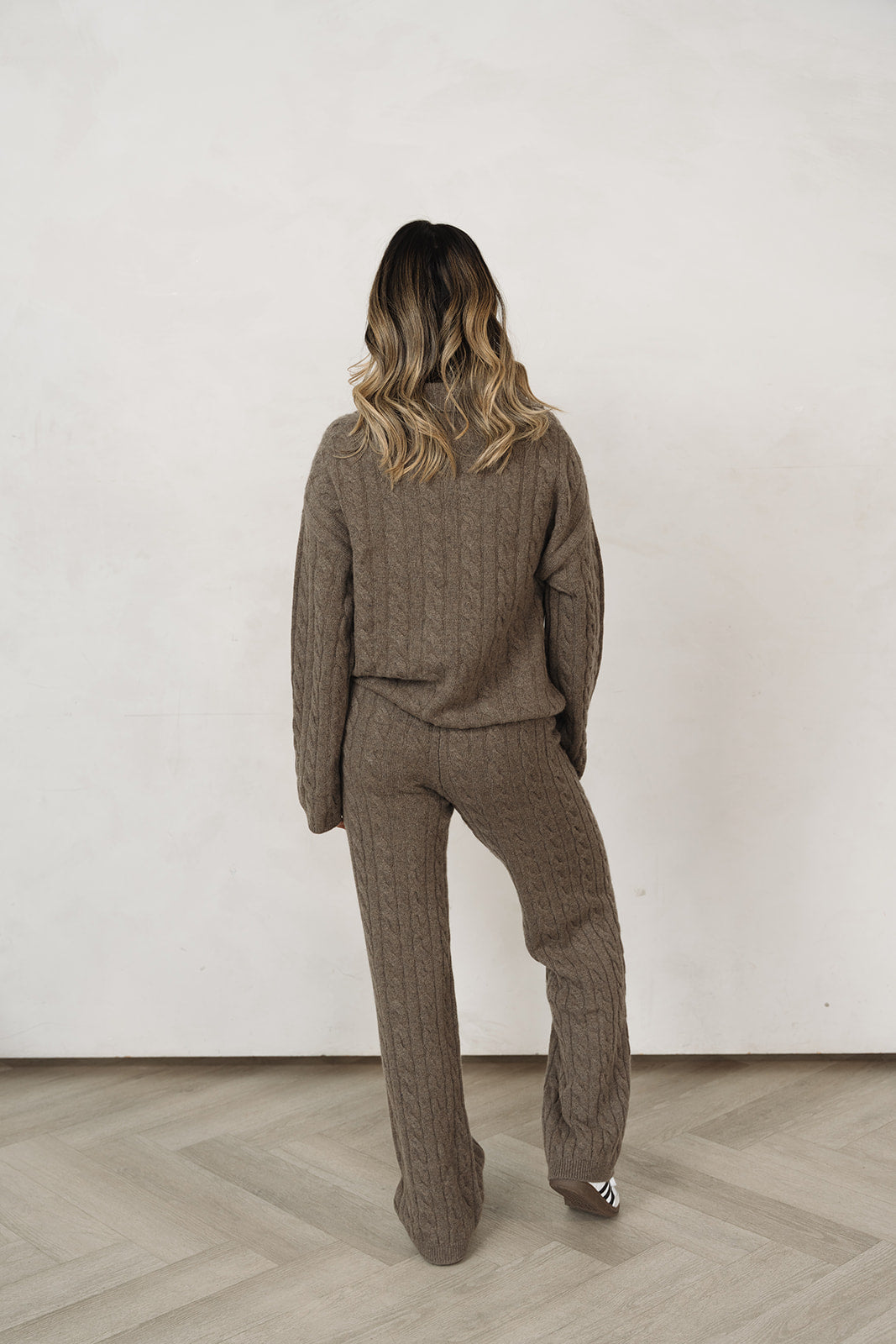 The Florence 100% Cashmere Sweater in Coffee