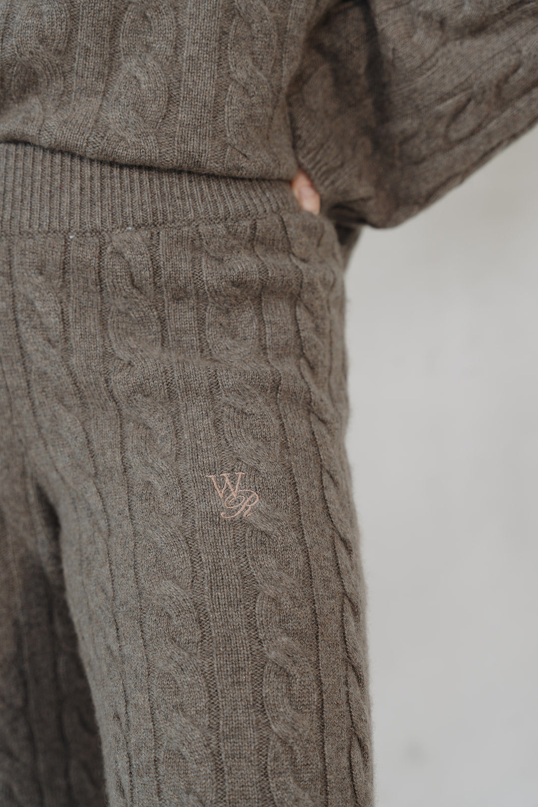 The Florence 100% Cashmere Pant in Coffee